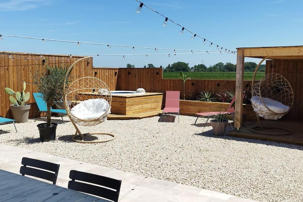 Chalet Industriel Avec Filet Et Spa Sorigny Екстериор снимка