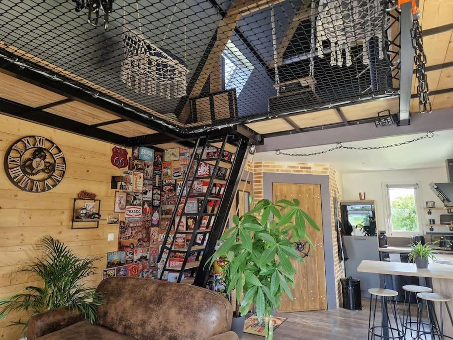 Chalet Industriel Avec Filet Et Spa Sorigny Екстериор снимка
