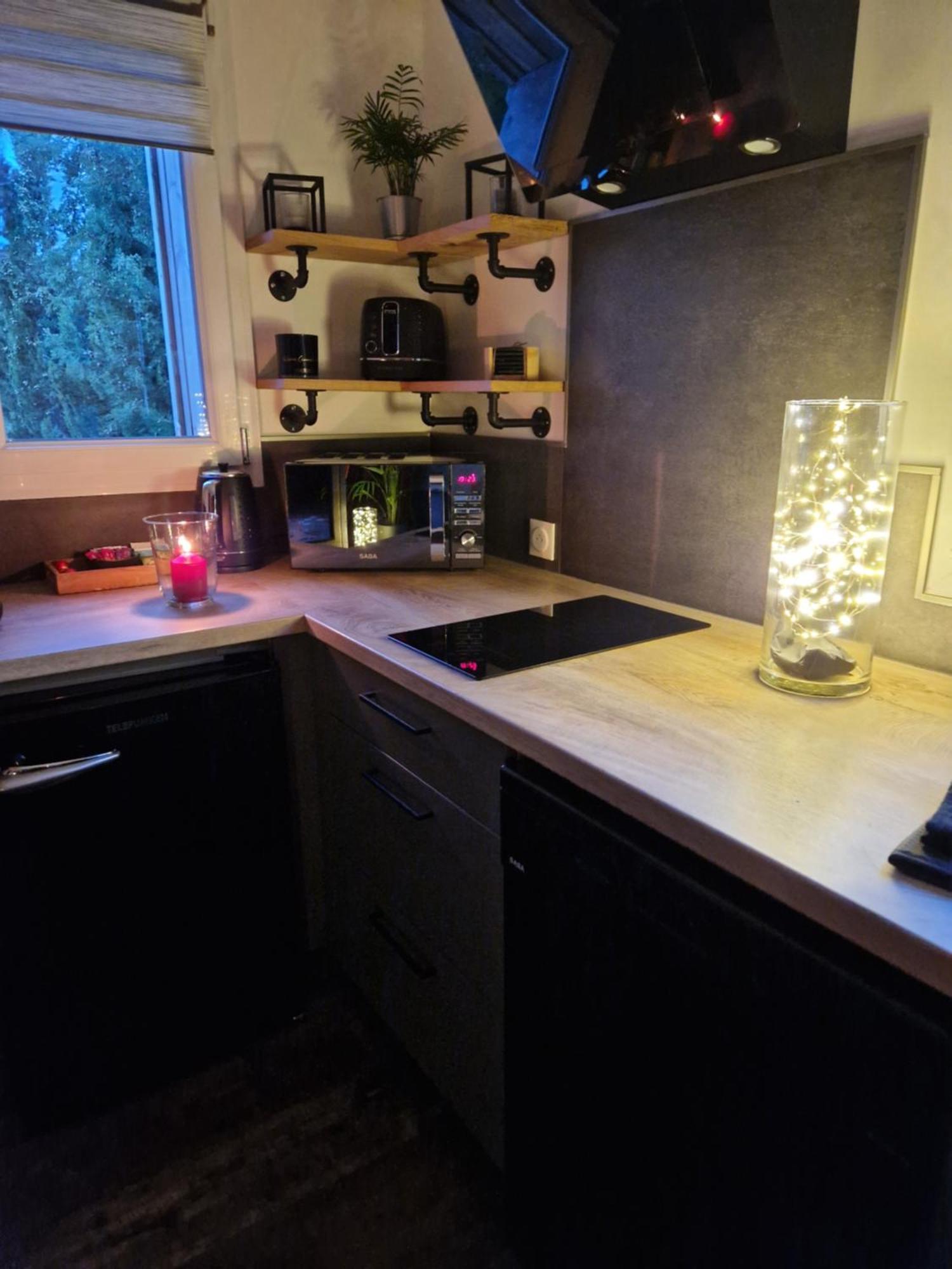 Chalet Industriel Avec Filet Et Spa Sorigny Екстериор снимка